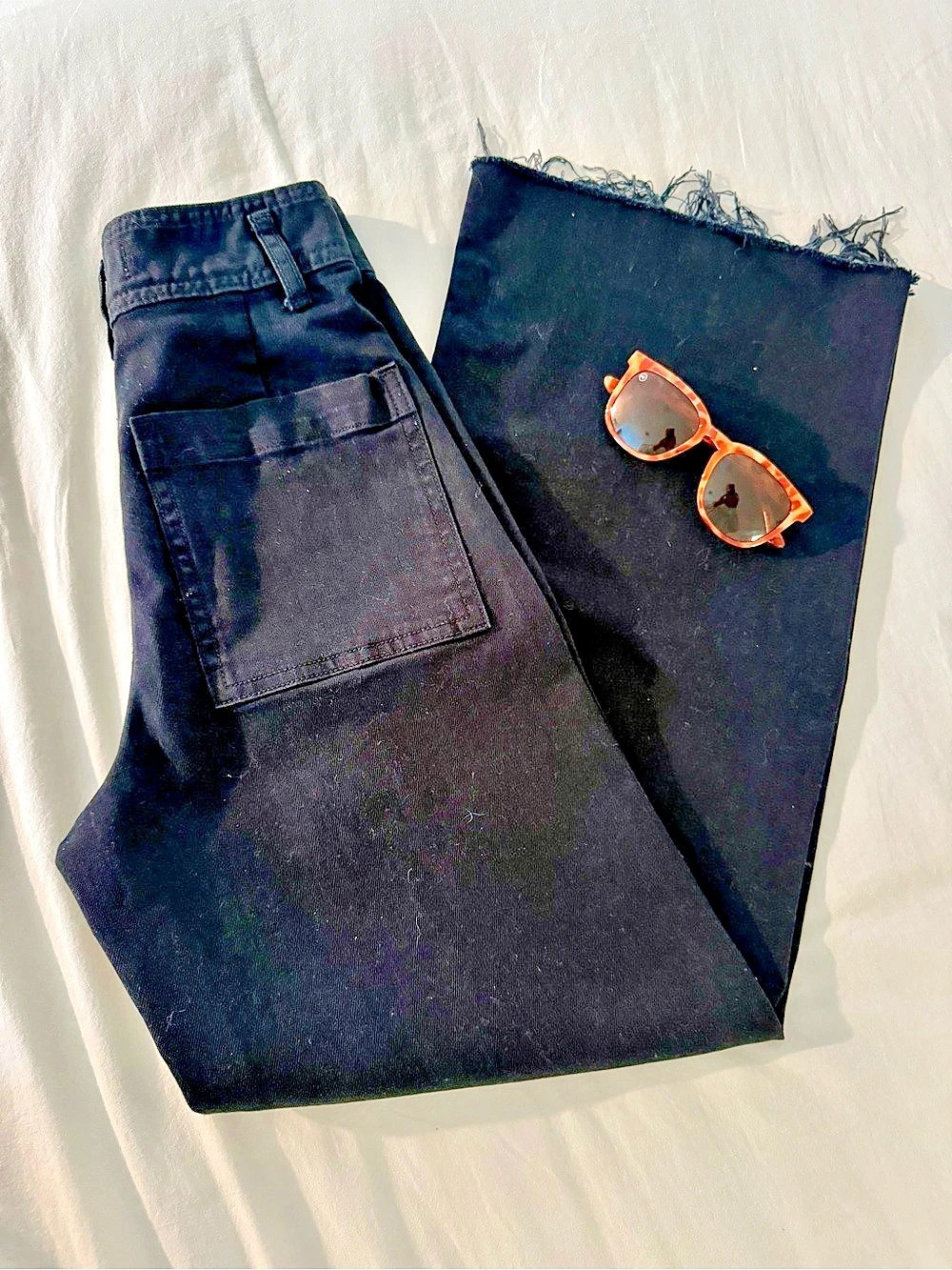 ZARA TRF High-Rise Wide-Leg Jeans Wide Leg Raw Hem Pants in Black Size 2 - Picture 4 of 9